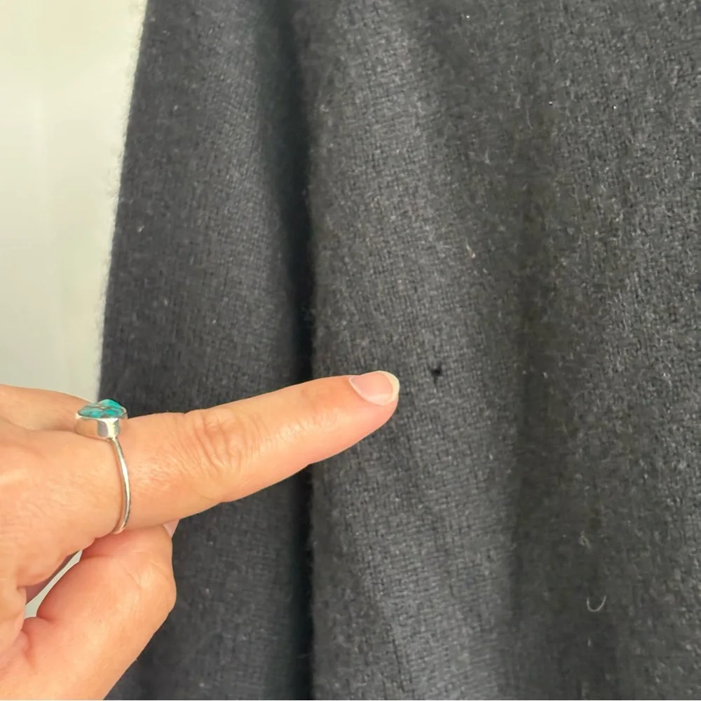 • [Club Room] Cashmere Sweater •
